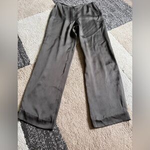 GIORGIO Armani Collezioni Wide Leg Silk Green Dress Pants - Size 8